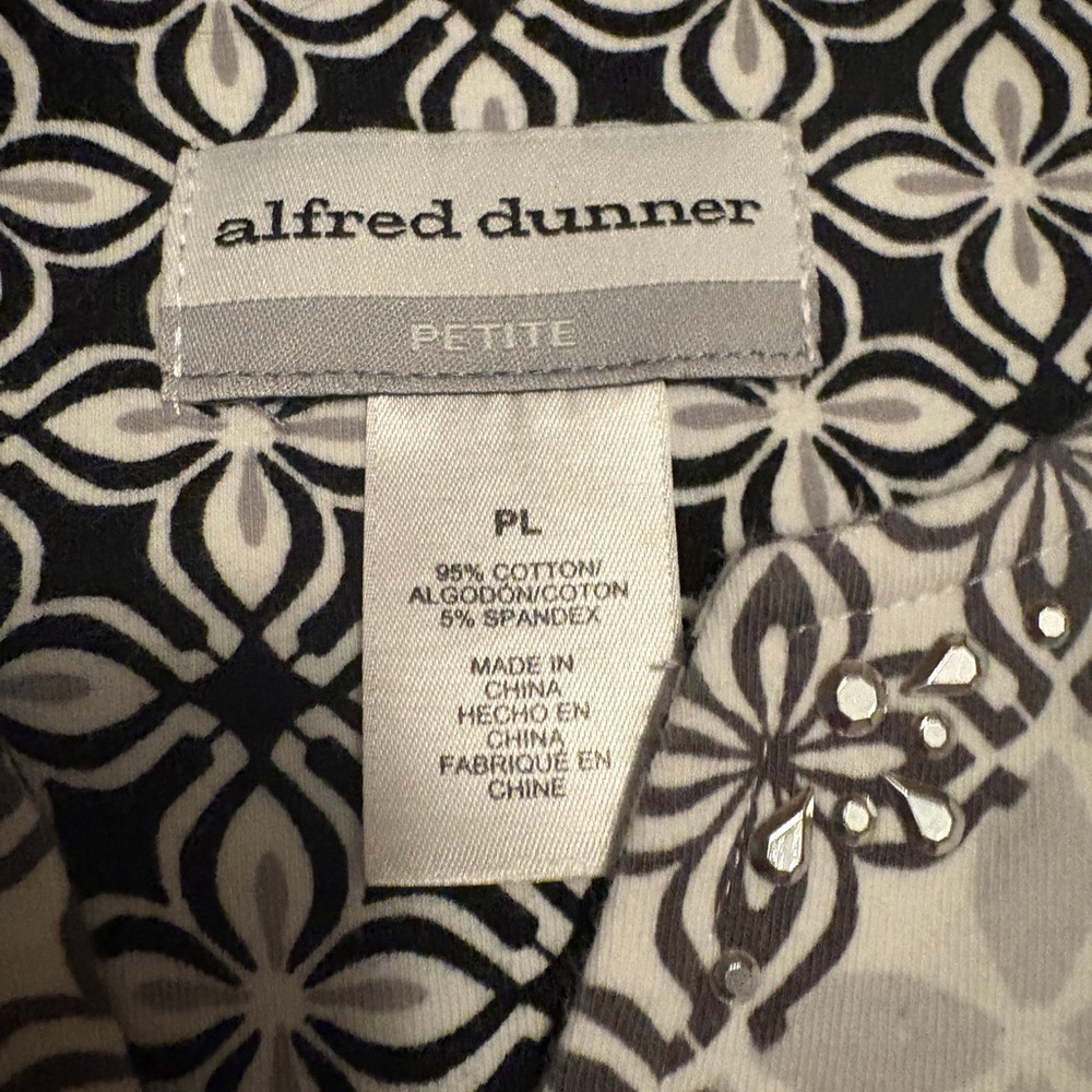 Alfred Dunner Black and White Geometric Top